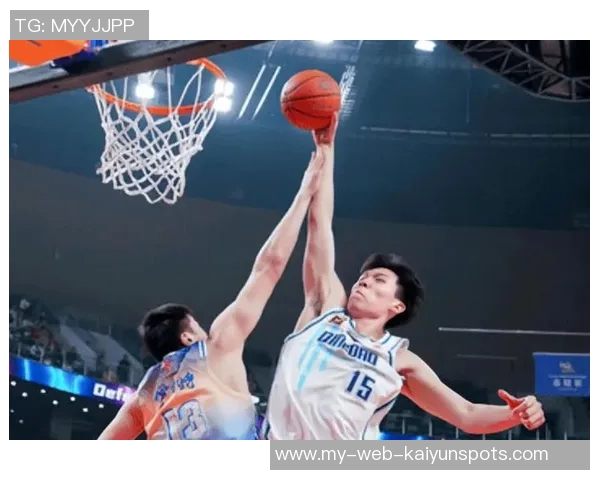 比卢普斯称赞杨瀚森篮板表现强调球队需加强篮下防守力度 比卢普斯称赞杨瀚森篮板表现强调球队需加强篮下防守力度