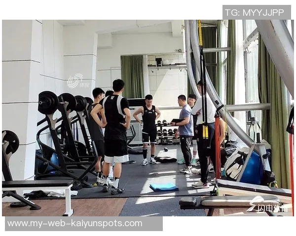 掘金训练营第四日新援加入全队专注备战展现持续进步精神 掘金训练营第四日新援加入全队专注备战展现持续进步精神