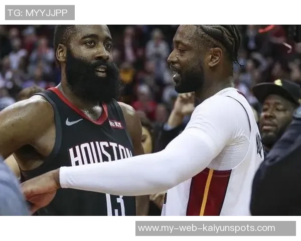 哈登晒世界杯用球合照引发中文译名三重浪热潮 哈登晒世界杯用球合照引发中文译名三重浪热潮