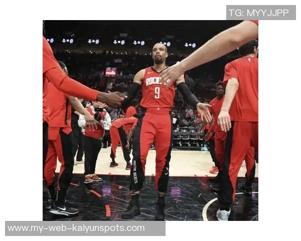 狄龙超远助攻阿伦上反篮湖人紧急喊停恶人空接瞬间 狄龙超远助攻阿伦上反篮湖人紧急喊停恶人空接瞬间