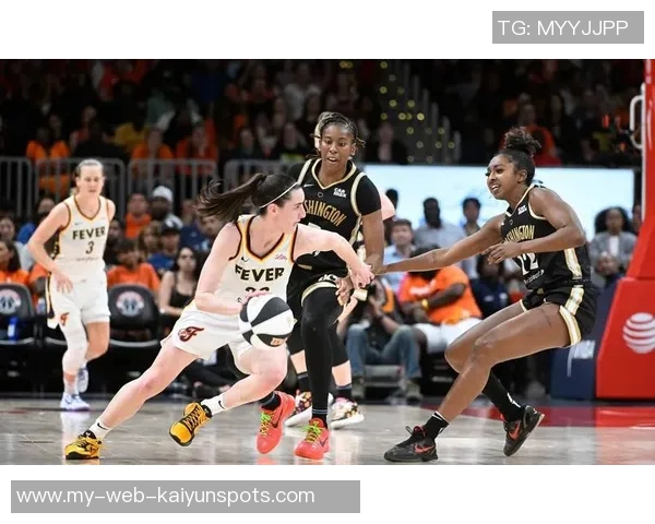 WNBA球星里斯携维密内衣展现完美身材引发时尚热潮 WNBA球星里斯携维密内衣展现完美身材引发时尚热潮