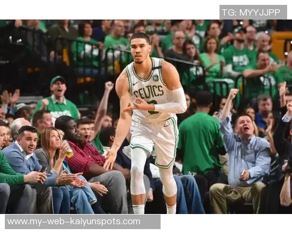 米切尔称赞朗佐组织能力提升三分球进步助力队友得分