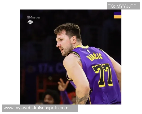 里夫斯幽默点评东契奇成长之路期待他早日成熟展现更强实力 里夫斯幽默点评东契奇成长之路期待他早日成熟展现更强实力