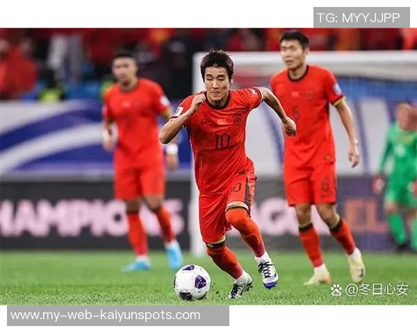 利桑德罗随队恢复有球训练预计10月底前重返赛场 利桑德罗随队恢复有球训练预计10月底前重返赛场