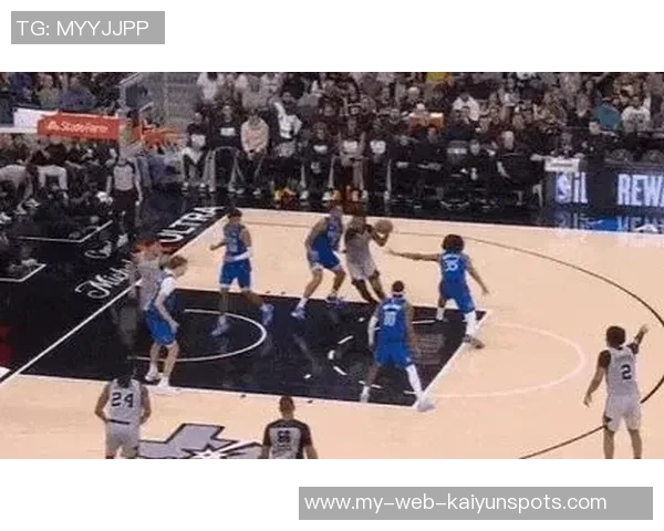 卡斯尔成功限制坎宁安表现不佳仅得7分5助攻2失误显疲态